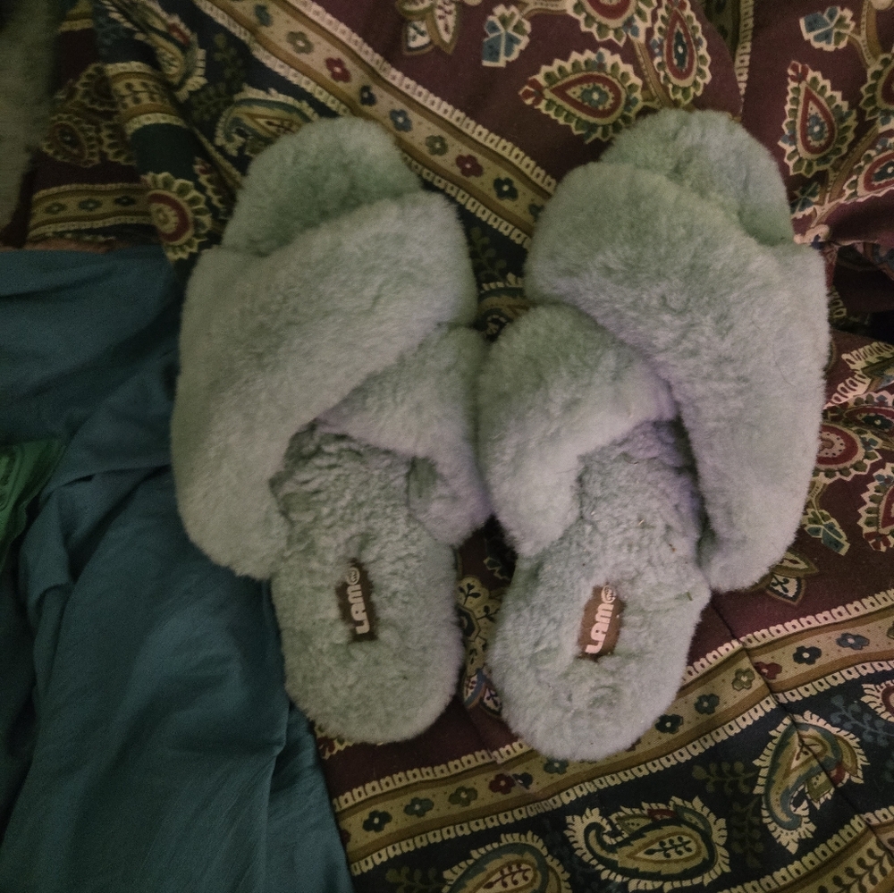 Multi Color Slippers Size Large - Picture 5 of 16